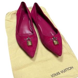 Hot pink Louis Vuitton suede flats